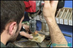 مراحل ساخت هدیه مسابقات قرآن