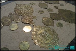 مراحل ساخت هدیه مسابقات قرآن