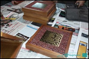 مراحل ساخت لوح تقدیر جایزه جهانی خشت طلایی تهران