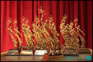 تندیس تجلیل از کارمندان نمونه نیروگاه بوشهر